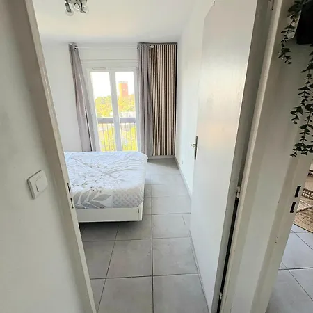 Cozy Air-conditioned With Balcony & Panoramic View