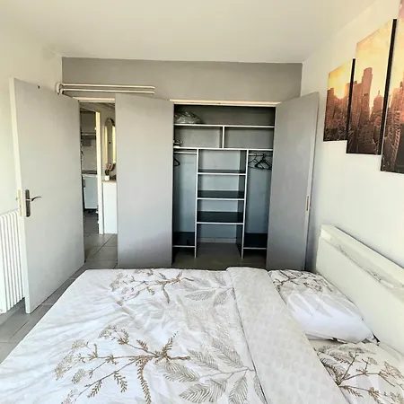 Lejlighed Cozy Air-conditioned With Balcony & Panoramic View